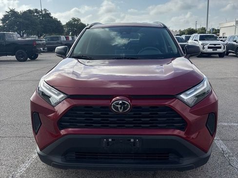 Used 2025 Toyota RAV4 LE AWD/4WD image 2