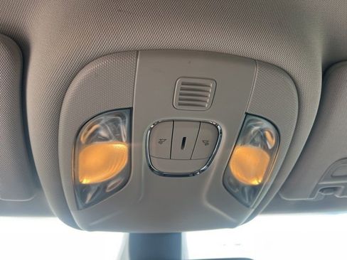 Used 2019 Jeep Compass Latitude image 30