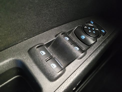 Used 2019 Ford Fusion SE FWD image 27