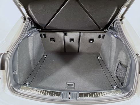 New 2026 Porsche Macan image 28