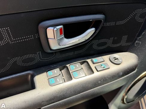 Used 2013 Kia Soul + w/ Audio Pkg FWD image 13