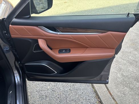 Used 2019 Maserati Levante GranLusso image 21