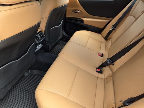 Used 2025 Lexus ES 350 w/ Premium Package FWD image 35