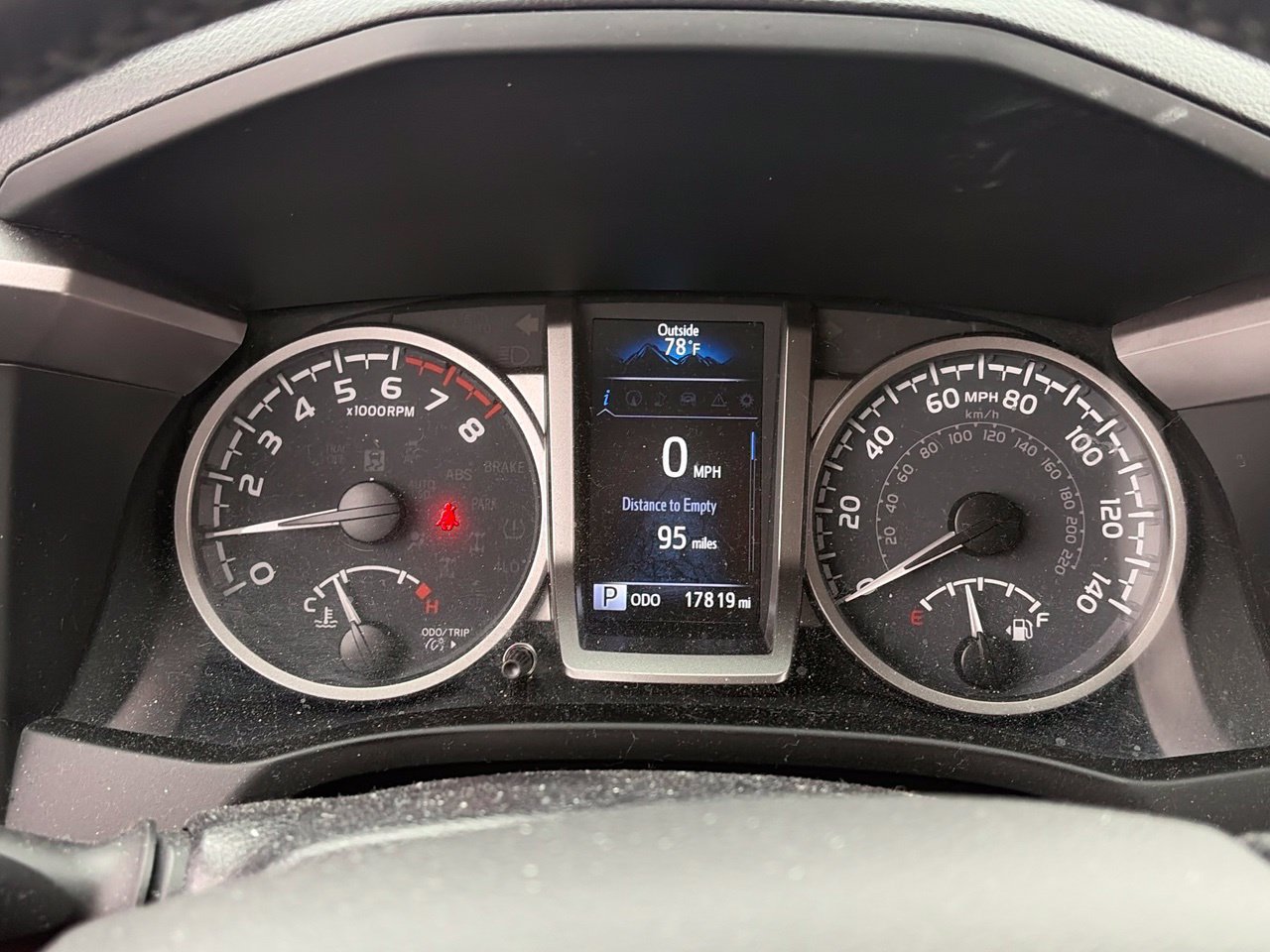 Used 2022 Toyota Tacoma SR5 RWD image 12