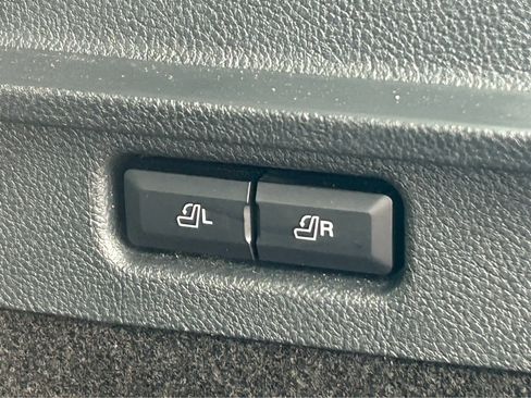 Used 2022 Lincoln Corsair FWD w/ Equipment Group 101A image 8