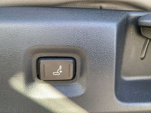 Used 2025 Toyota Tacoma TRD Off-Road image 23