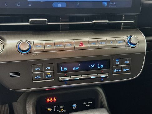 Used 2025 Hyundai Kona SEL AWD/4WD image 24