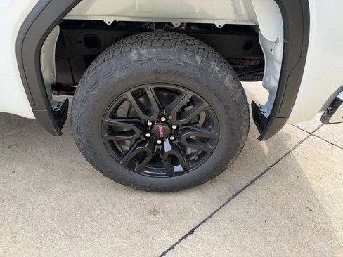 New 2026 GMC Sierra 1500 Pro w/ Graphite Edition AWD/4WD image 33