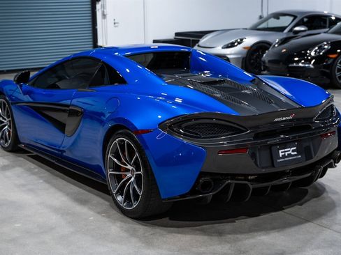 Used 2018 McLaren 570S Spider image 12