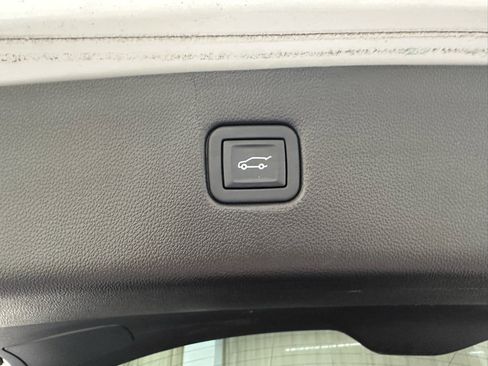 Used 2023 Chevrolet Blazer Premier w/ Driver Confidence II Package AWD/4WD image 9