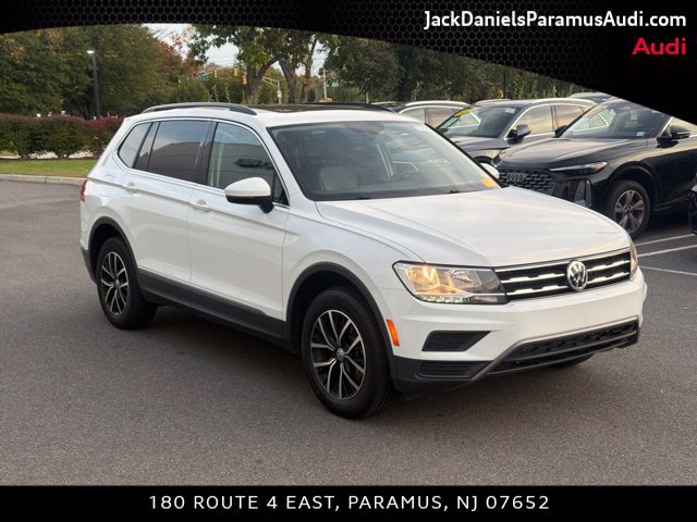 Used 2021 Volkswagen Tiguan SE w/ Panoramic Sunroof Package AWD/4WD image 3