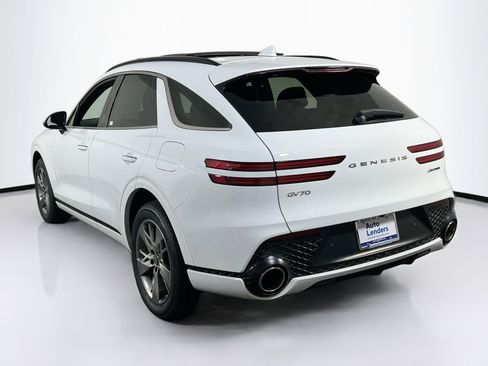 Used 2024 Genesis GV70 3.5T Sport image 7