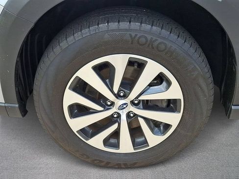 Used 2024 Subaru Outback Premium AWD/4WD image 7