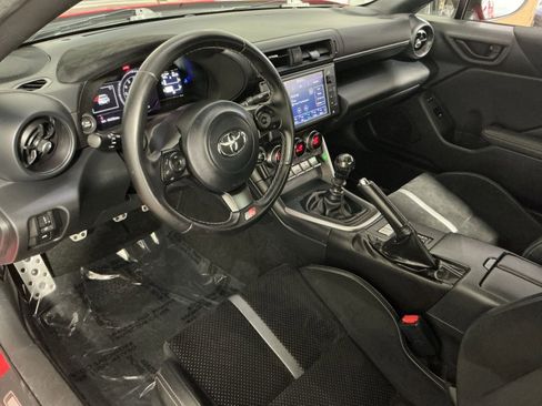 Used 2022 Toyota GR86 Premium image 24