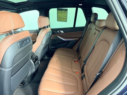 Used 2022 BMW X5 sDrive40i w/ M Sport Package RWD image 13