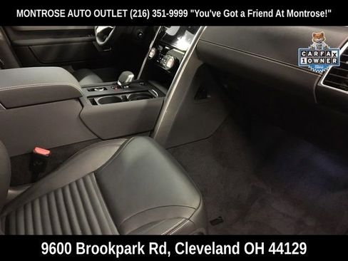 Used 2024 Land Rover Discovery Dynamic SE image 33