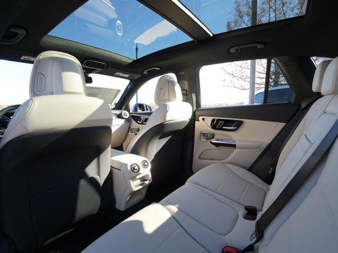 New 2026 Mercedes-Benz GLC 300 4MATIC image 42