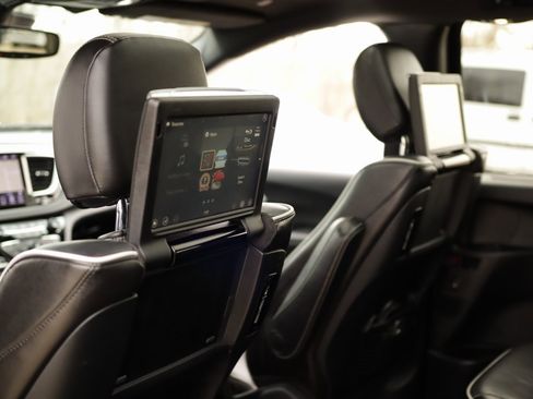 Used 2020 Chrysler Pacifica Limited w/ Advanced Safetytec Group image 30