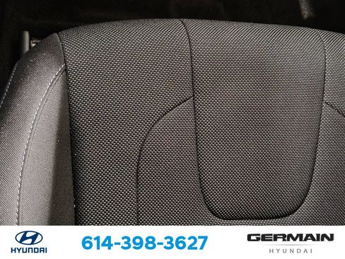 Used 2025 Hyundai Elantra SE FWD image 27