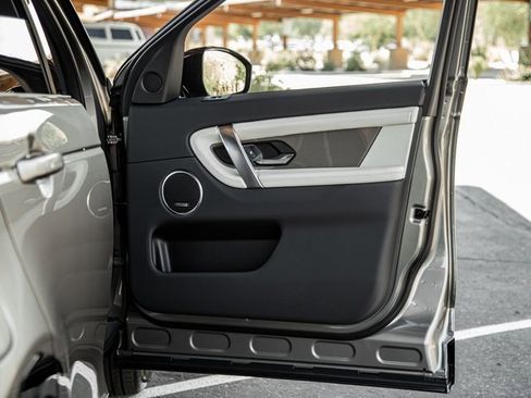 Used 2024 Land Rover Discovery Sport Dynamic SE image 24