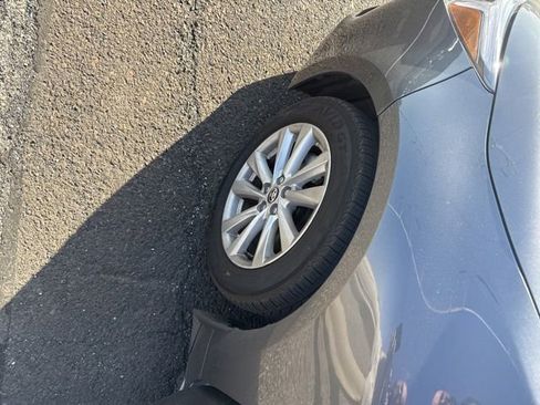Used 2025 Toyota Corolla SE FWD image 2