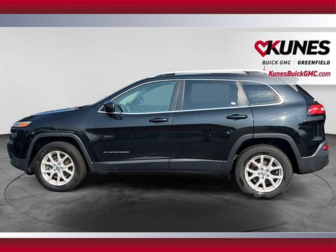 Used 2016 Jeep Cherokee Latitude w/ Cold Weather Group AWD/4WD image 5