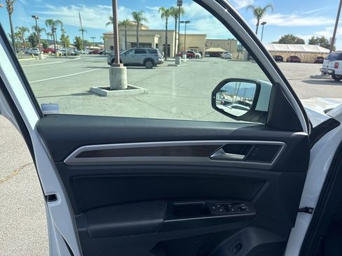 Used 2019 Volkswagen Atlas SEL image 11