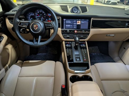 Used 2025 Porsche Macan image 7