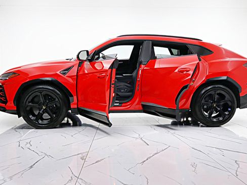Used 2020 Lamborghini Urus AWD/4WD image 4
