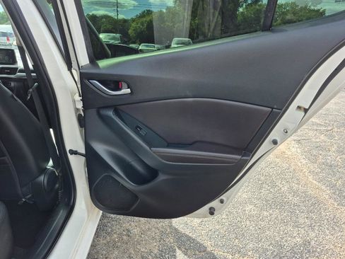 Used 2017 MAZDA MAZDA3 Touring FWD image 32