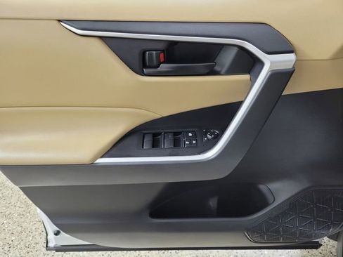 Used 2024 Toyota RAV4 LE image 21