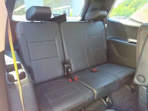 Used 2020 Chevrolet Traverse LT w/ LPO, Floor Liner Package FWD image 6