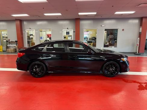 Used 2024 Honda Civic Sport image 3