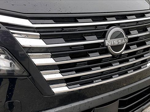 Used 2024 Nissan Rogue SV image 25