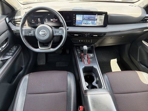 Used 2025 Nissan Kicks SR FWD image 16