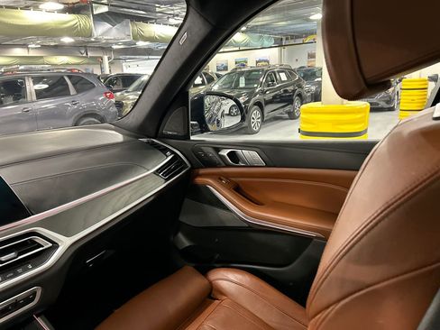 Used 2022 BMW X7 M50i AWD/4WD image 29