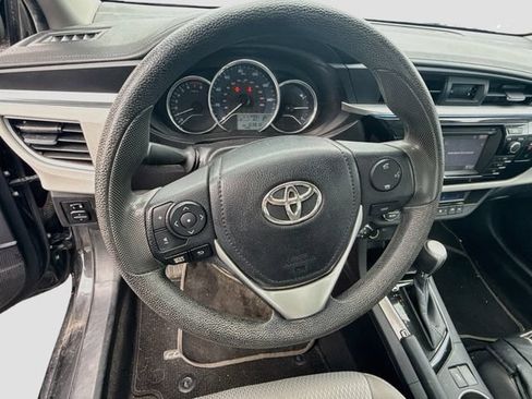 Used 2015 Toyota Corolla LE FWD image 16