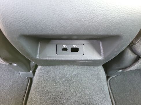 Used 2025 Nissan Altima 2.5 SV image 10