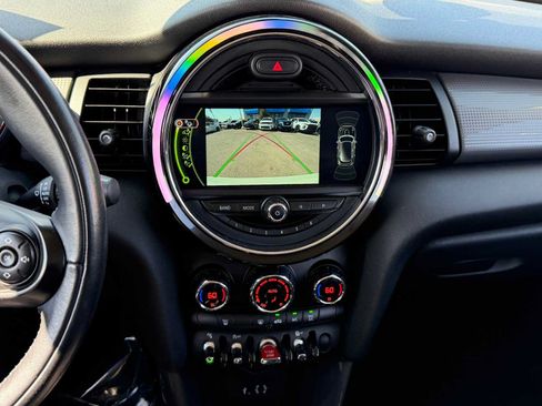 Used 2018 MINI Cooper 4-Door Hardtop FWD image 21