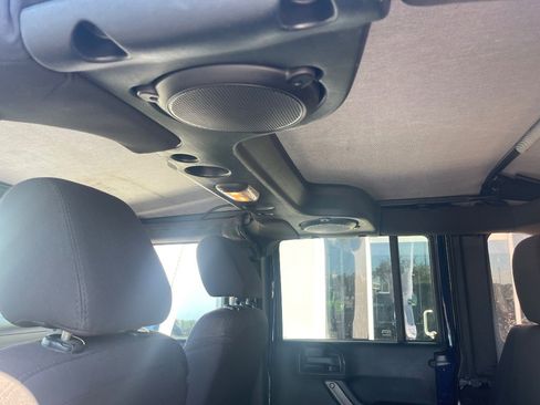 Used 2013 Jeep Wrangler Unlimited Sport image 14