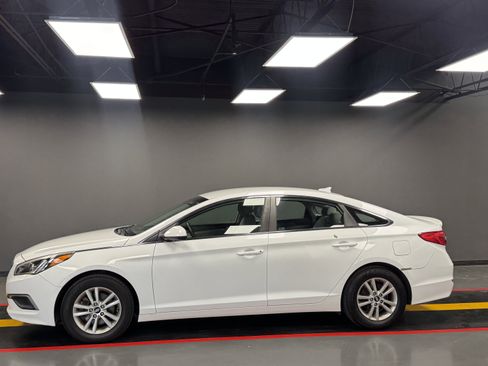 Used 2017 Hyundai Sonata SE image 3