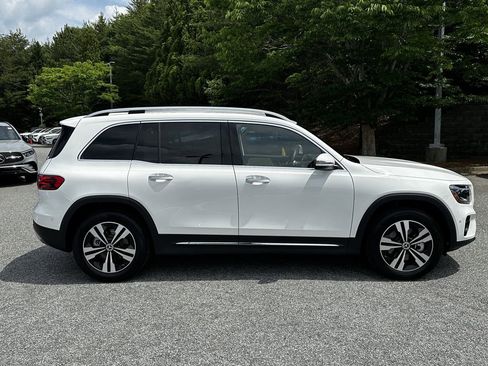 Certified 2025 Mercedes-Benz GLB 250 4MATIC image 9