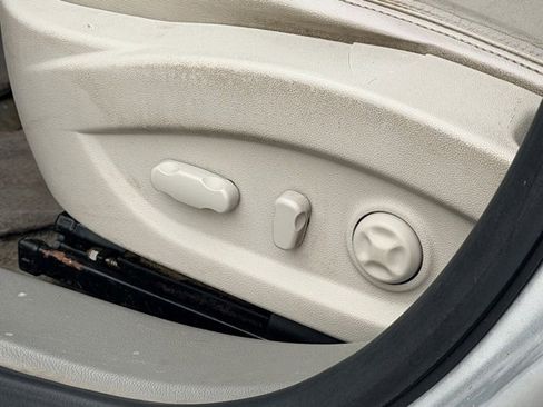 Used 2012 Buick LaCrosse Leather image 6