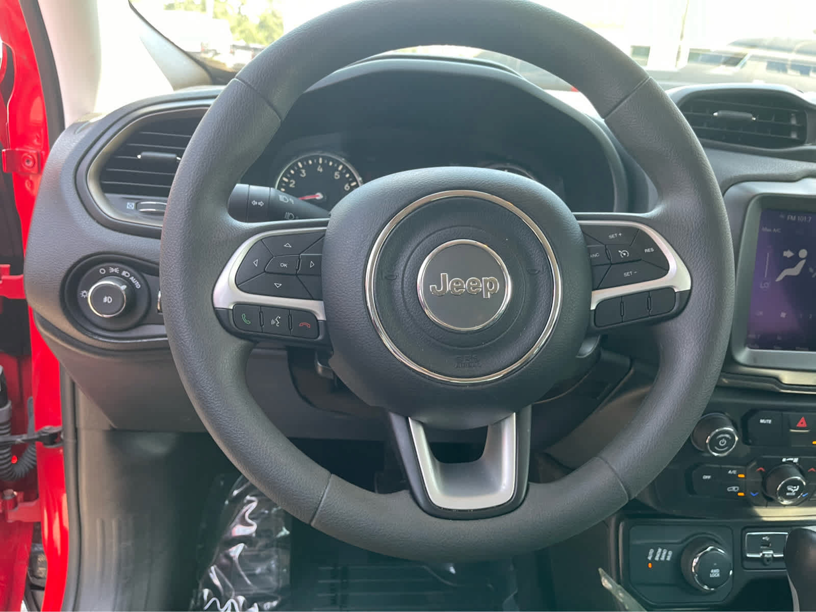 Used 2023 Jeep Renegade Latitude AWD/4WD image 15