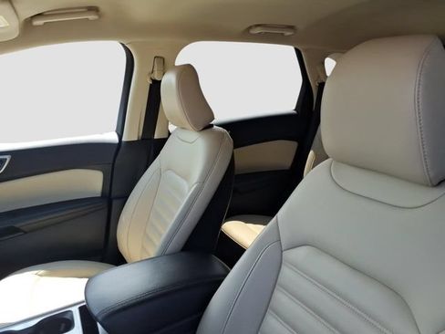 Used 2024 Ford Edge SEL AWD/4WD image 17