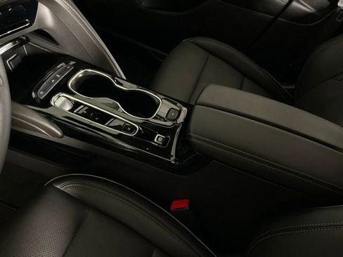 Used 2023 Buick Envision Essence image 16