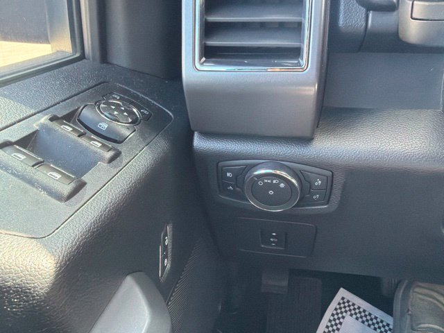 Used 2017 Ford F150 XLT w/ Equipment Group 302A Luxury AWD/4WD image 29