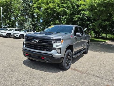 Used 2025 Chevrolet Silverado 1500 LT Trail Boss w/ Convenience Package II AWD/4WD image 7