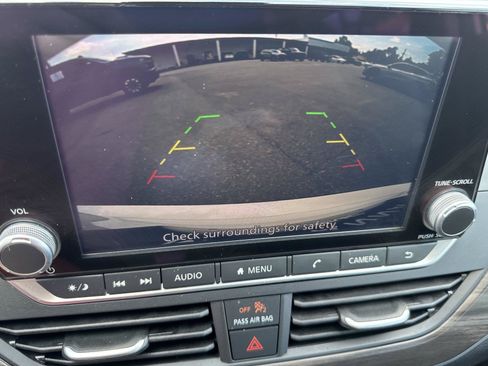 Used 2025 Nissan Altima 2.5 SV FWD image 25