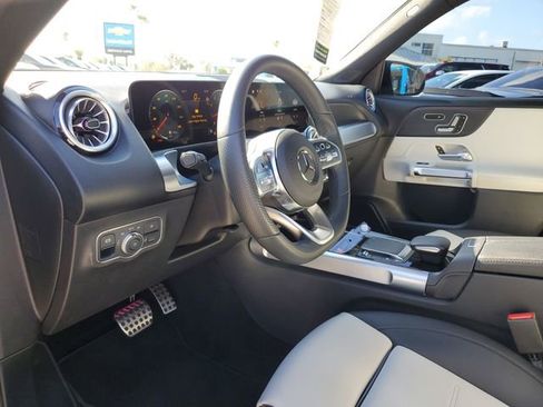 Used 2023 Mercedes-Benz GLB 250 image 16